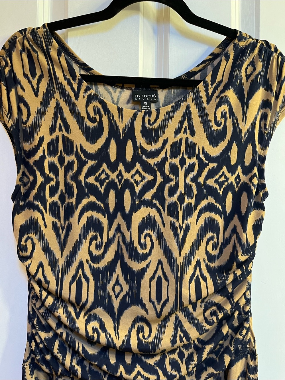 EnFocus Maxi Dress
SZ-12 Navy & Camel Gold
Ruched Midrift